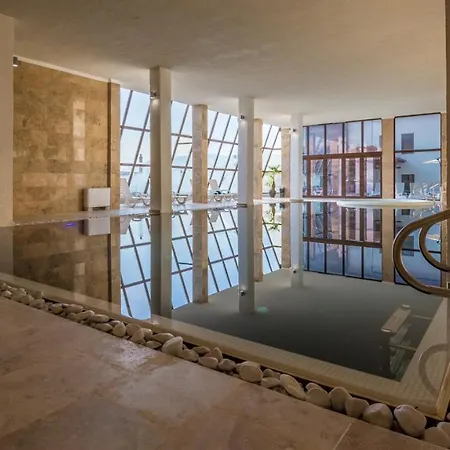 Katalina Hotell 4*